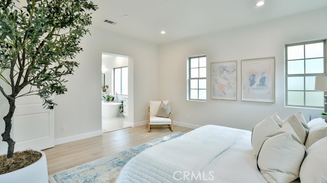 Detail Gallery Image 32 of 49 For 17413 Sienna Ln, Fountain Valley,  CA 92708 - 4 Beds | 4 Baths