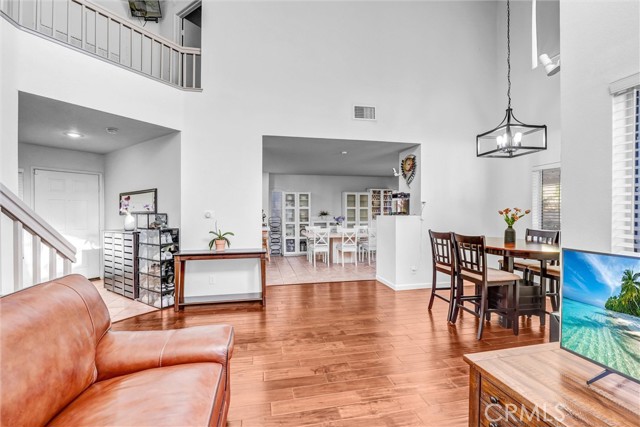 Detail Gallery Image 4 of 28 For 1744 Empty Saddle, Simi Valley,  CA 93063 - 3 Beds | 2/1 Baths