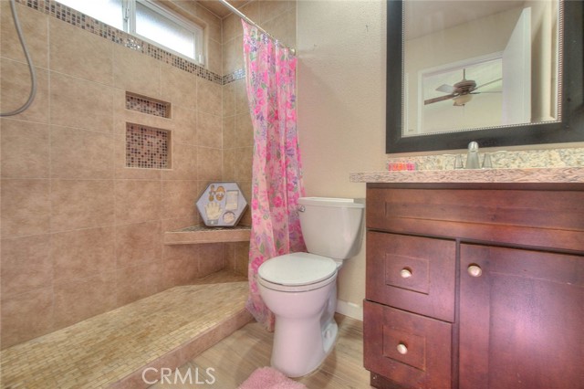 14319 Weeping Willow Lane, Fontana CA: https://media.crmls.org/medias/e5473aec-285a-47ba-b6b8-f35377a8cb8c.jpg