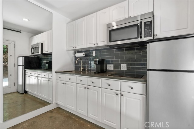 Detail Gallery Image 4 of 17 For 8787 Shoreham Dr #B4,  West Hollywood,  CA 90069 - 0 Beds | 1 Baths
