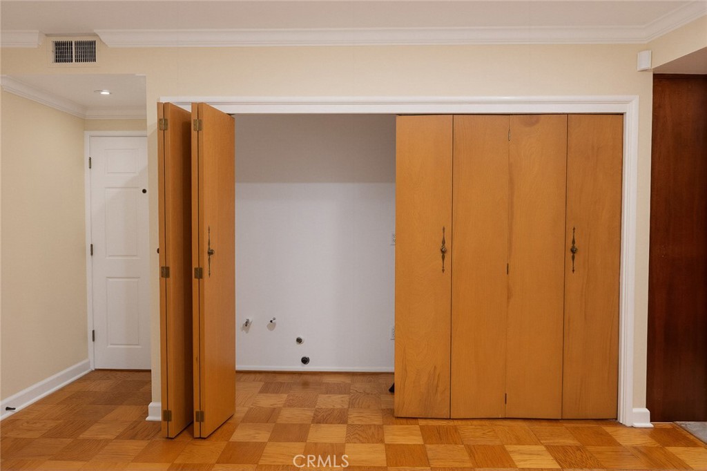 https://media.crmls.org/medias/e54855c1-5854-4555-a4a1-60d54a9f30f5.jpg?preset=X-Large