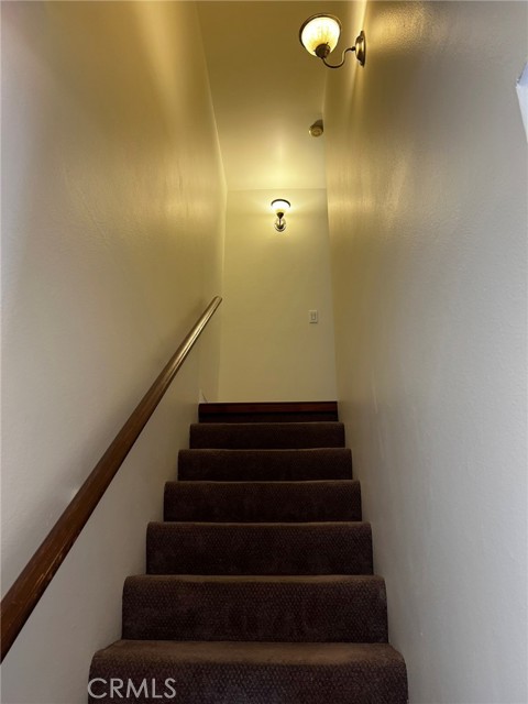 Detail Gallery Image 11 of 40 For 19451 Sherman Way #501,  Reseda,  CA 91335 - 3 Beds | 2/1 Baths