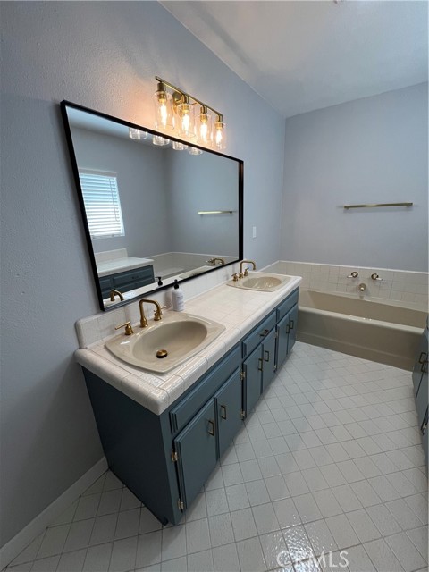 Detail Gallery Image 25 of 37 For 12748 Paramount Bld, Downey,  CA 90242 - 3 Beds | 2 Baths