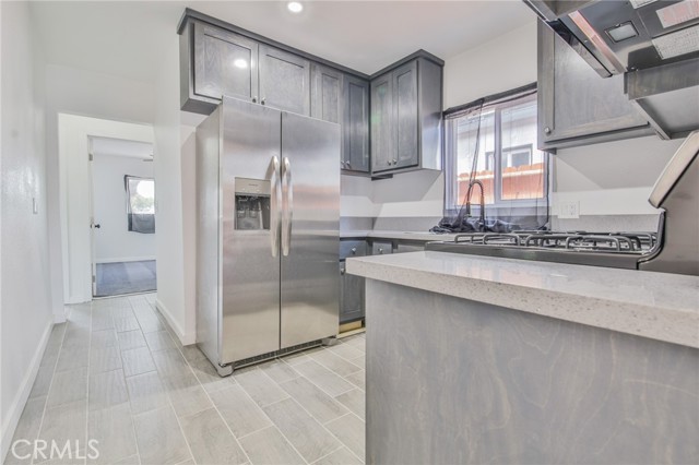 1964 E 114th Street, Los Angeles CA: https://media.crmls.org/medias/e54a1f6c-5793-4974-b3c8-8c2a173cba28.jpg