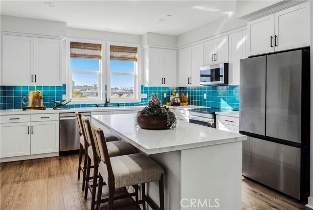 Detail Gallery Image 7 of 13 For 12720 Azure Way #27,  Hawthorne,  CA 90250 - 4 Beds | 3/1 Baths