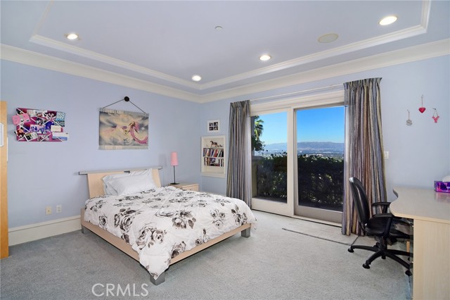 Detail Gallery Image 43 of 73 For 18933 La Montana Pl, Tarzana,  CA 91356 - 7 Beds | 6/1 Baths