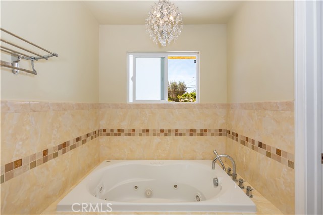 Primary bath Jacuzzi