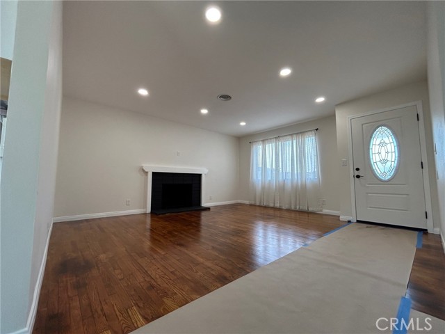 6401 Yale Circle, Huntington Beach CA: https://media.crmls.org/medias/e54ce529-644f-4155-9083-103bd905fb20.jpg