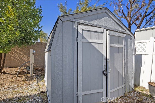 1721 E Colton Avenue, Redlands CA: https://media.crmls.org/medias/e54cec1e-718a-4047-8624-eff611c4ac29.jpg