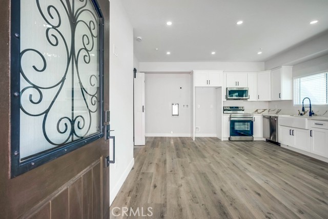 Image 43 of 57 For 1993 Marlborough Avenue