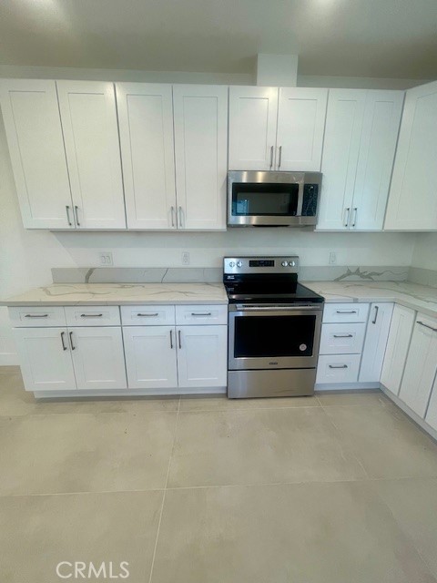 Detail Gallery Image 6 of 16 For 3996 Van Buren Blvd, Riverside,  CA 92503 - 3 Beds | 2 Baths