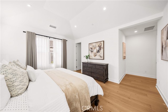 Detail Gallery Image 39 of 74 For 113 Imagination Trail, Irvine,  CA 92620 - 4 Beds | 3/1 Baths