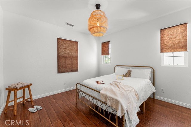 3943 E Lindenwood Drive, Ontario CA: https://media.crmls.org/medias/e54e0a2b-8a6b-4bdf-a4a8-2179dfd67fb6.jpg