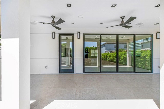 6426 Varna Avenue, Van Nuys CA: https://media.crmls.org/medias/e54f0ef4-2b1e-43cd-9fb0-a61b67c28dab.jpg