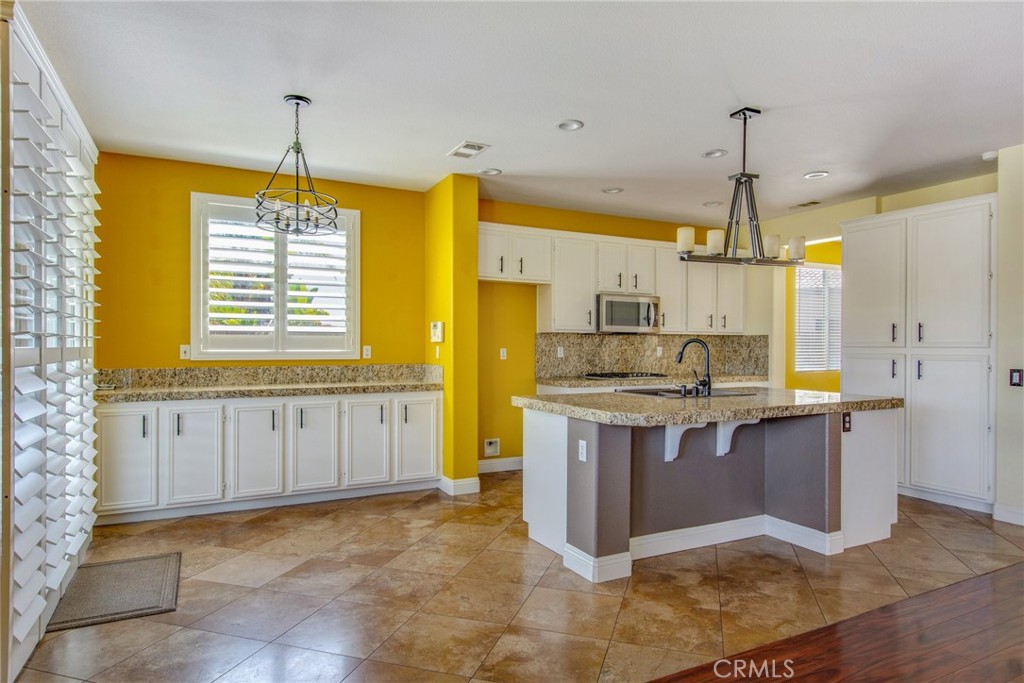 MLS #OC25273330 image #12