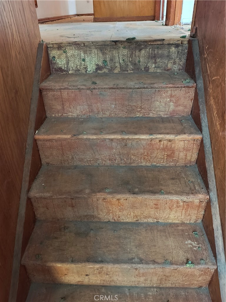 https://media.crmls.org/medias/e5505937-c083-4e50-a689-9d14c862baed.jpg?preset=X-Large