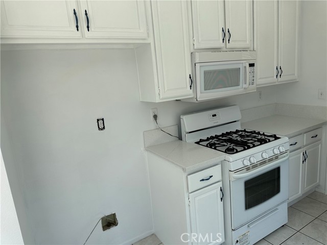 Detail Gallery Image 12 of 27 For 2342 Fitzgerald Rd, Simi Valley,  CA 93065 - 4 Beds | 3 Baths