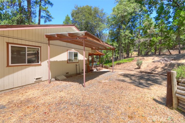 5621 Ponderosa Court, Mariposa CA: https://media.crmls.org/medias/e550a83d-0f75-4f48-a124-e48301acb333.jpg
