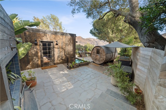 19778 Grand View Drive, Topanga CA: https://media.crmls.org/medias/e550ab6e-d546-43b8-93f0-b5e18ef04e0a.jpg