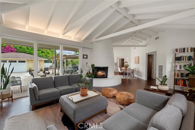 Detail Gallery Image 12 of 46 For 2528 French St, Santa Ana,  CA 92706 - 3 Beds | 3 Baths