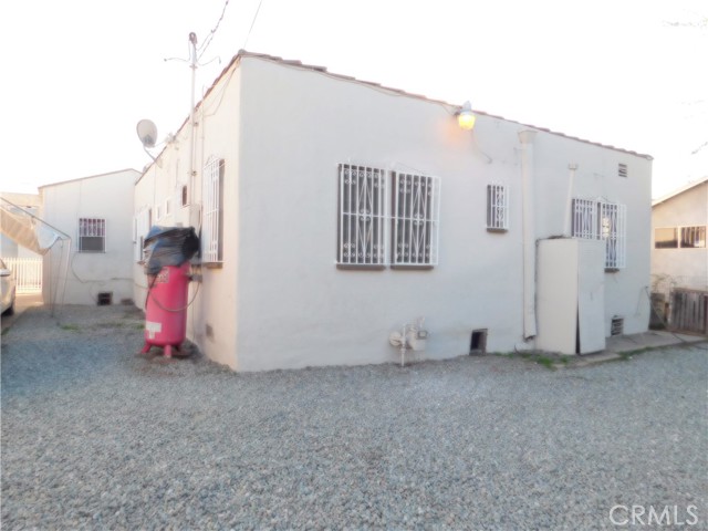 1319 S Downey Road, Los Angeles CA: https://media.crmls.org/medias/e551ab12-4c29-4db8-b281-b129f1e4d0f3.jpg