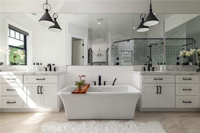 3325 Sagewood Hills Road, Vista CA: https://media.crmls.org/medias/e5520ff3-cbee-4117-8574-b3d860ae7c3c.jpg