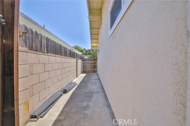 511 Gwynwood Avenue, La Habra CA: https://media.crmls.org/medias/e552bab3-11fc-43e6-8987-69746ea95023.jpg