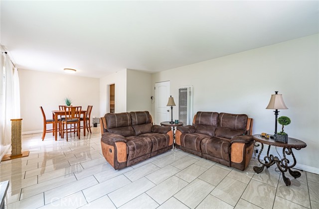 Detail Gallery Image 3 of 32 For 2820 N E St, San Bernardino,  CA 92405 - 4 Beds | 2 Baths