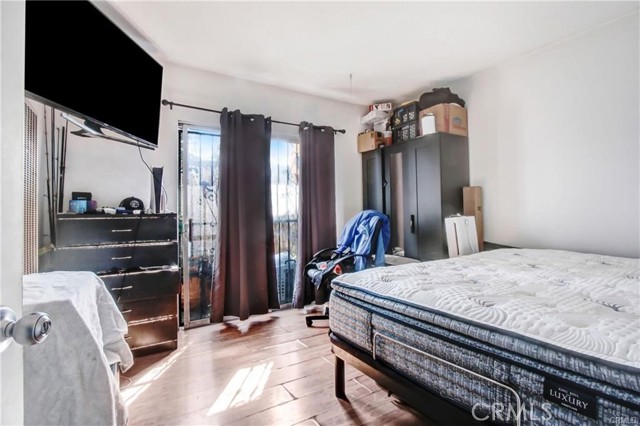 11258 Ohio Avenue, Los Angeles CA: https://media.crmls.org/medias/e5547791-a536-4202-b1ea-28a585527dd3.jpg