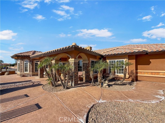 2281 Dekens Court, Blythe CA: https://media.crmls.org/medias/e554d53b-b206-4c45-ae8b-c0c5d0069cc6.jpg