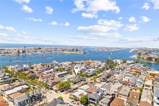 124 Garnet Avenue, Newport Beach CA: https://media.crmls.org/medias/e5555d57-5dd4-430d-8a0b-446817e33776.jpg