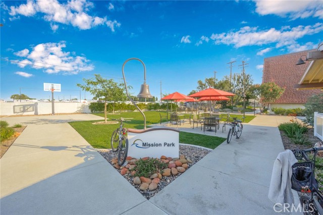 1540 Northwood Road, Seal Beach CA: https://media.crmls.org/medias/e555b21a-6da9-420f-ae77-283119c4f34f.jpg