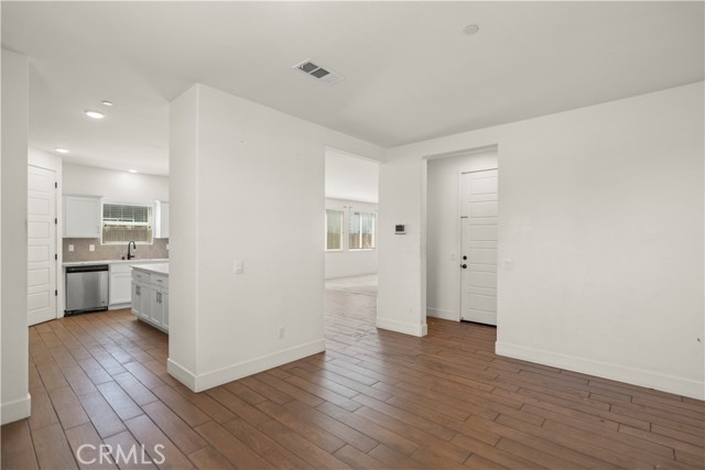 Detail Gallery Image 9 of 36 For 5903 Cardano Ave, Bakersfield,  CA 93313 - 5 Beds | 3 Baths