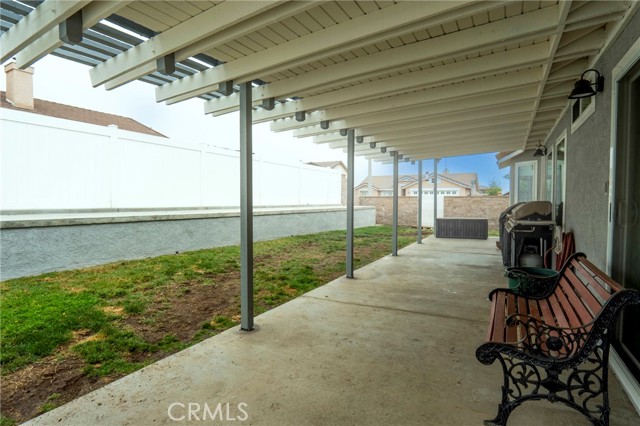 7483 Catalpa Avenue, Highland CA: https://media.crmls.org/medias/e556e251-3cb9-4e4e-911e-66451f55fb12.jpg