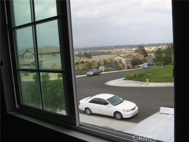 12022 Loyola Court, Fontana CA: https://media.crmls.org/medias/e557a155-d127-4e61-9922-3196ed608fa7.jpg