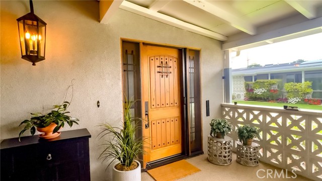 Detail Gallery Image 4 of 16 For 13981 Thunderbird Dr 2d,  Seal Beach,  CA 90740 - 2 Beds | 1 Baths