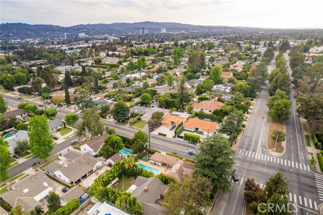 Detail Gallery Image 48 of 55 For 14060 Chandler Bld, Sherman Oaks,  CA 91401 - 3 Beds | 2 Baths