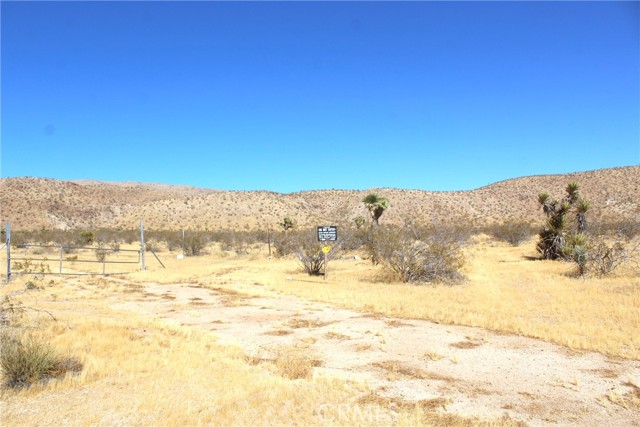 Detail Gallery Image 10 of 12 For 111 Near Chicago Rd, Lucerne Valley,  CA 92356 - – Beds | – Baths