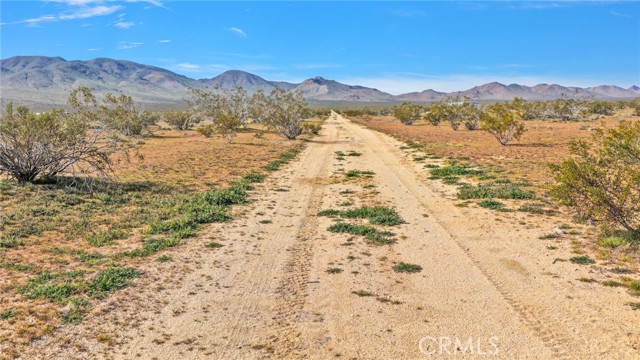 Detail Gallery Image 4 of 15 For 1 Meander Rd, Lucerne Valley,  CA 92356 - – Beds | – Baths