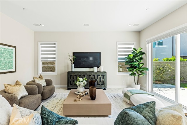 Detail Gallery Image 4 of 42 For 161 Walworth, Lake Forest,  CA 92630 - 5 Beds | 5 Baths