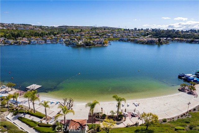 27832 Esporlas, Mission Viejo CA: https://media.crmls.org/medias/e5590c85-f70b-414e-86ad-0487d48103a9.jpg