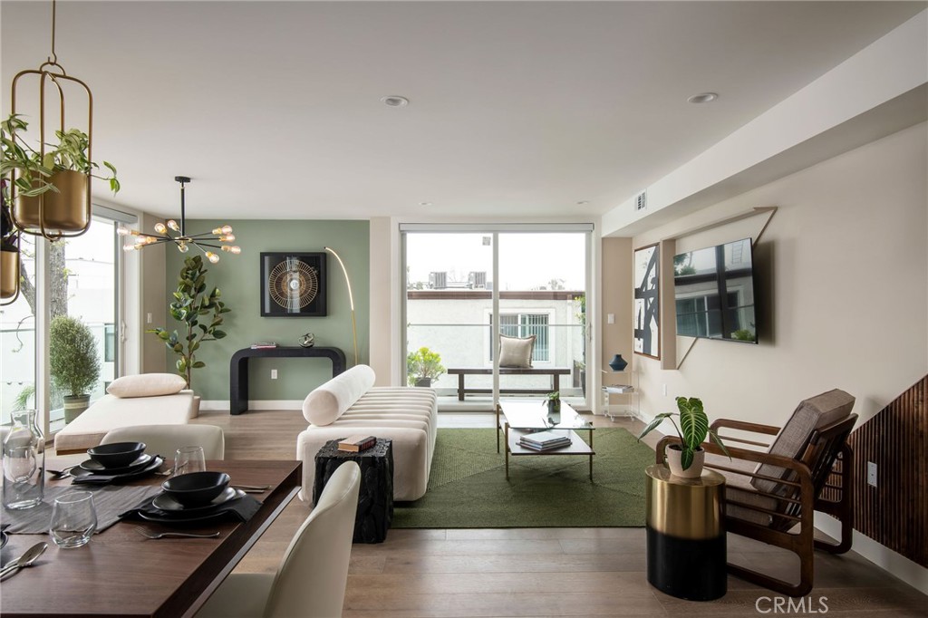 380 Cordova Street #206