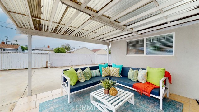 8162 Van Noord Avenue, North Hollywood CA: https://media.crmls.org/medias/e5597986-9f42-42f5-8e41-4a9e83969d45.jpg