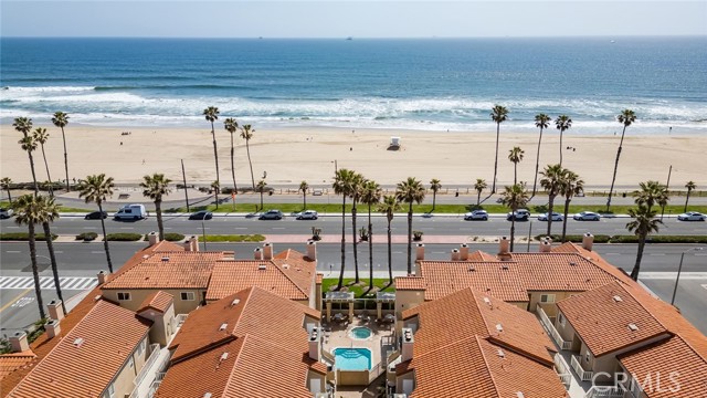 Detail Gallery Image 1 of 47 For 2000 Pacific Coast Hwy #203,  Huntington Beach,  CA 92648 - 1 Beds | 1 Baths