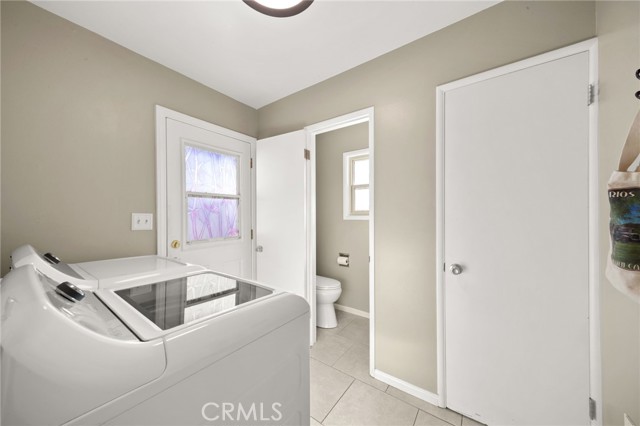 1258 Holly Lane, Calimesa CA: https://media.crmls.org/medias/e55ab204-0149-479e-a6af-f0a07e36d9d0.jpg