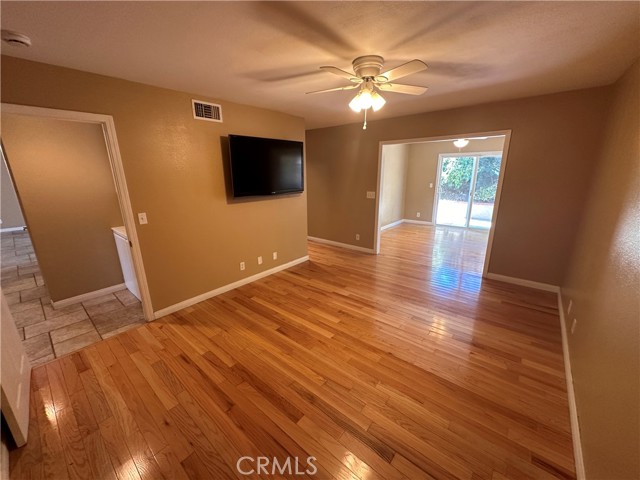Detail Gallery Image 16 of 44 For 1299 Dogwood, Upland,  CA 91784 - 4 Beds | 2 Baths