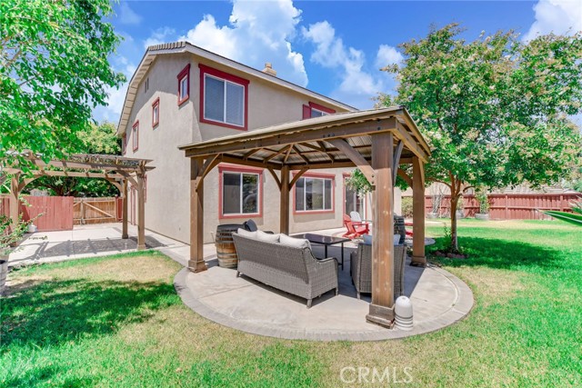 12139 Serra Avenue, Chino CA: https://media.crmls.org/medias/e55b5a38-3cc1-4d34-b544-2ff0bd980276.jpg
