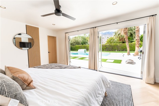 515 N Burton Way, Palm Springs CA: https://media.crmls.org/medias/e55be37d-3a23-401c-9b12-60e75940a9b9.jpg