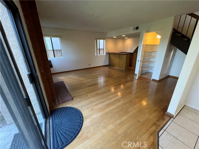 Detail Gallery Image 5 of 12 For 9 Skyline Ln, Phillips Ranch,  CA 91766 - 3 Beds | 2/1 Baths