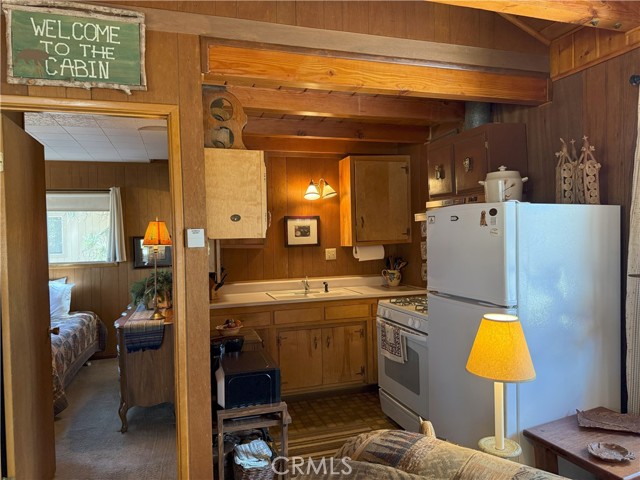 Detail Gallery Image 17 of 25 For 936 Pinon Ln, Big Bear City,  CA 92314 - 1 Beds | 1 Baths